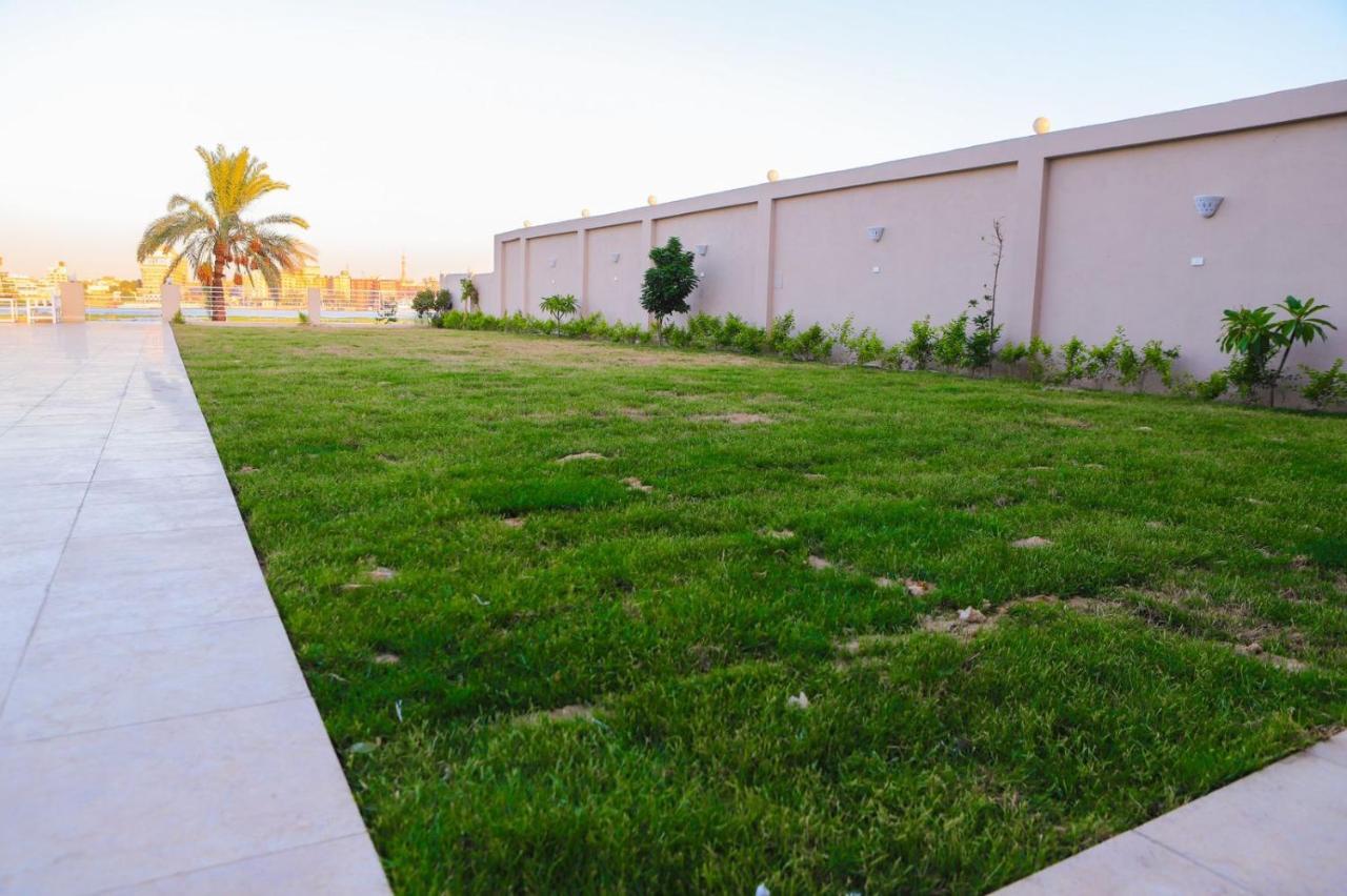 Royal Nile Villas - Pool View Apartment 2 Luxor Bagian luar foto